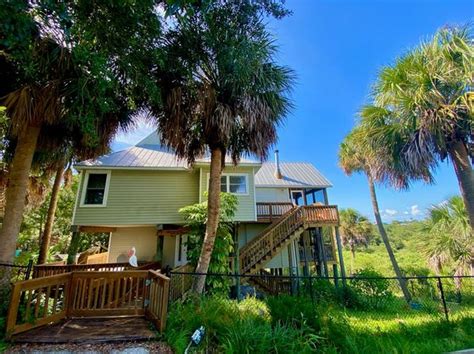 Cedar key zillow - Zillow has 57 photos of this $1,195,000 5 beds, 4 baths, 2,953 Square Feet single family home located at 11871 Rye Key Dr, Cedar Key, FL 32625 built in 2003. MLS #789645.